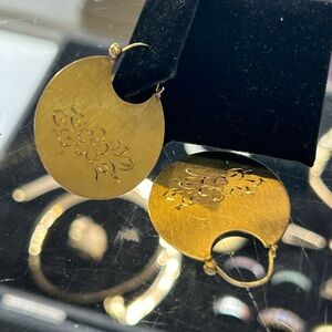 14kt Yellow Gold Floral Earrings